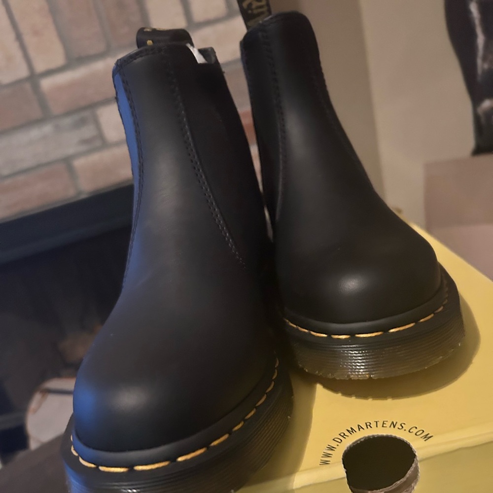 Dr. Martens 1460 Chelsea Boots